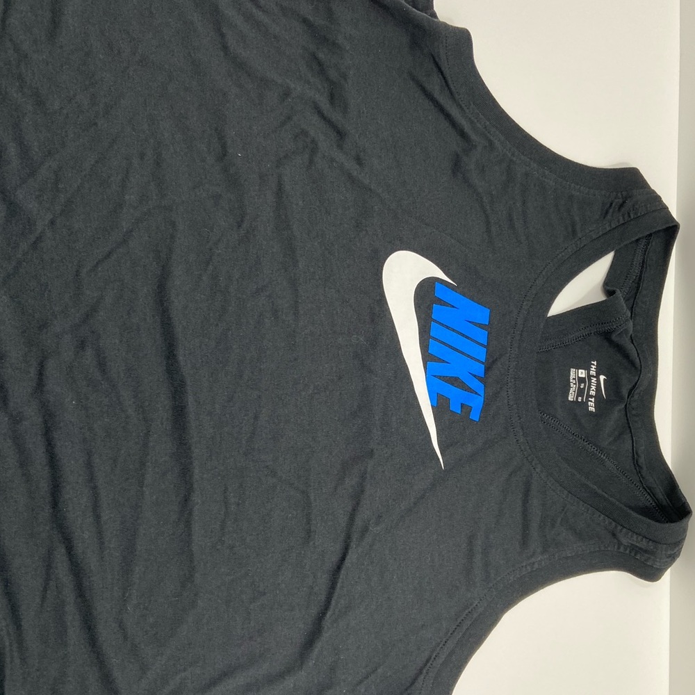 Black Nike tank